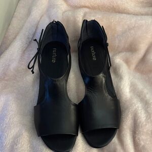 Nurture by Lamaze Black leather Open-Toe Heels size 10